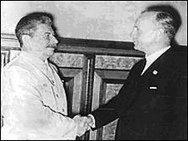 Nga nay cho rằng Stalin buộc phải ký hiệp ước