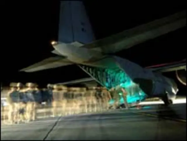 اس وقت ستاون ہزار امریکی فوجی افغانستان میں موجود ہیں