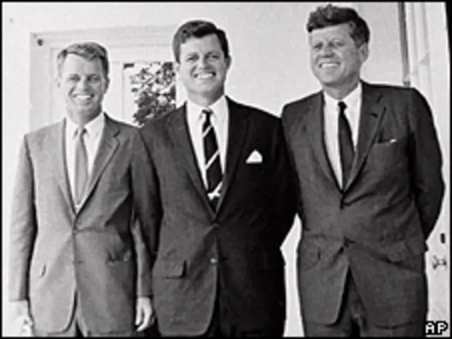 Robert, Edward y John Kennedy en 1962