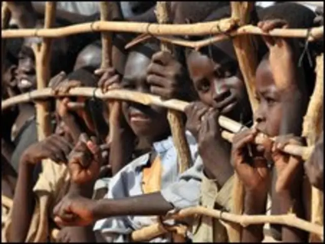 اطفال من لاجئي دارفور