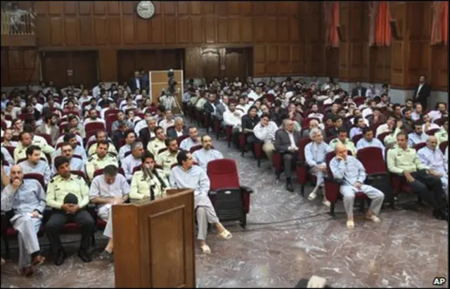 ارزش بیش از حد نهادن به اقرار در نظام جزایی پس از انقلاب و بی نیاز كردن دادگاه از بررسی بقیه دلایل موجود در پرونده به زمینه ای جدی برای تمایل بازجویان برای اخذ اعتراف از متهمان ولو با توسل به شکنجه تبدیل شده است.