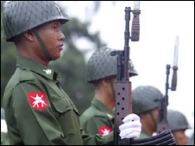 Giới tướng lĩnh Miến có lẽ không bao giờ hết oán hận sự hậu thuẫn quân sự mà Trung Quốc giành cho phe cộng sản Miến Điện.