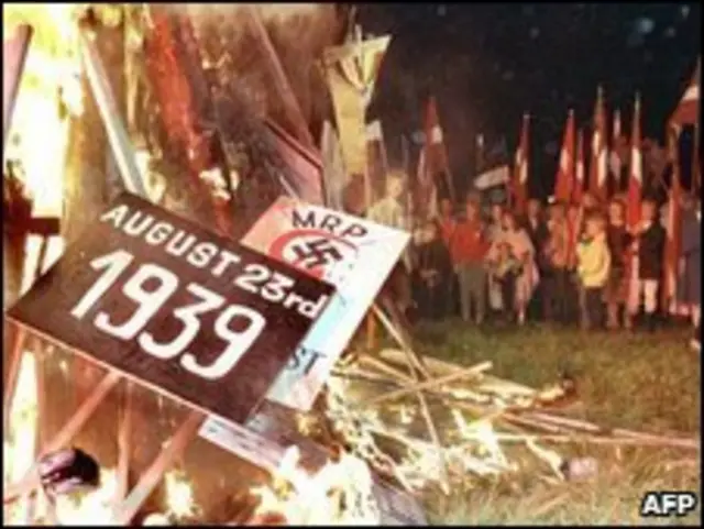 Hiệp ước Liên Xô - Đức Quốc xã vẫn gây chia rẽ dư luận