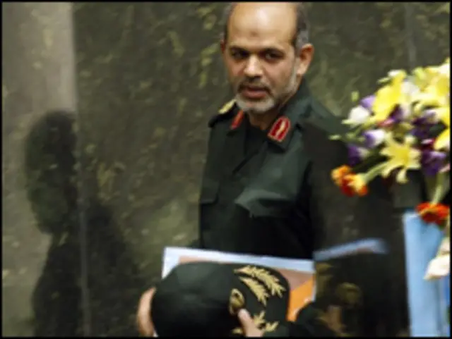 وحیدی وزیر دفاع ایران