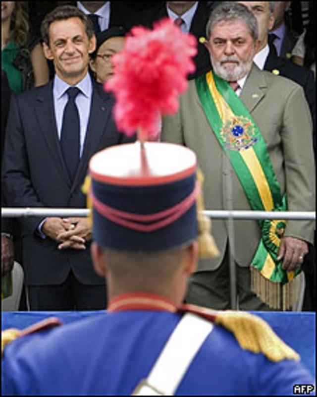l presidente francés, Nicolás Sarkozy (izq.) y su par brasileño, Luiz Inacio Lula da Silva