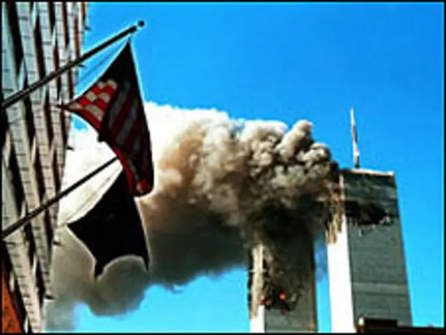 ټیک لس کله وړاندې پر همدې ورځ د امريکا په متحده ايالتونو کې څلور الوتکې وتښتول شوې، چې يوه يې د پنټاګان له ودانۍ او دوه يې په نيويارک کې د نړيوال سوداګريز مرکز له ودانيو سره وجنګول شوې.