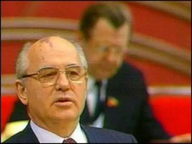Thủ tướng Anh hồi đó lo ngại cho vị thế của lãnh đạo Liên Xô, Michail Gorbachev