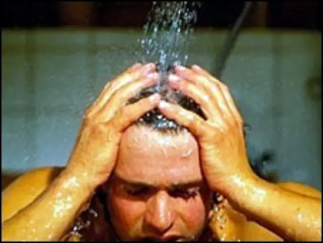 'शॉवर से नहाना ख़तरनाक भी हो सकता है'