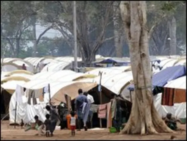 श्रीलंका में एक लाख से अधिक लोग राहत शिविरों में रह रहे हैं