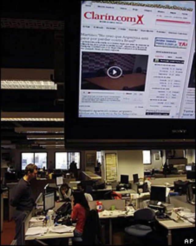 Para los opositores, el principal objetivo de la iniciativa es destruir al Grupo Clarín.