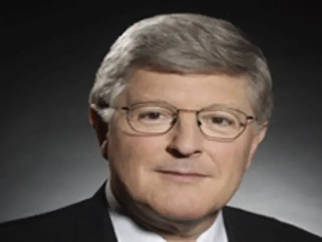 Nhà báo Greg Rushford là chủ bút của trang www.rushfordreport.com