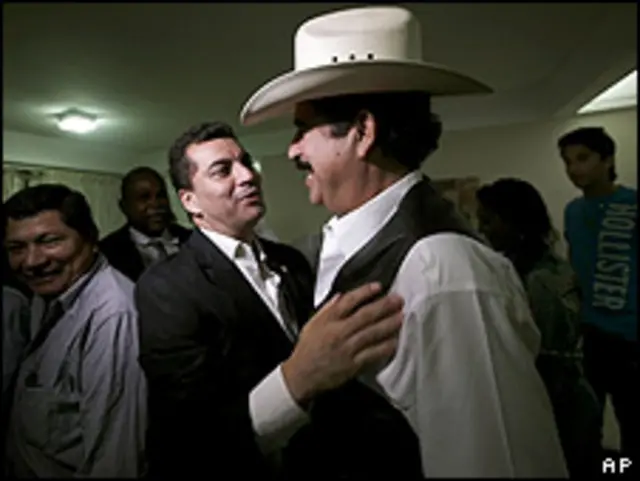 El candidato Elvin Santos y Zelaya.