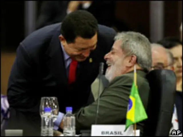 Os presidentes da Venezuela, Hugo Chávez, e do Brasil, Luiz Inácio Lula da Silva, na Cúpula América do Sul-África