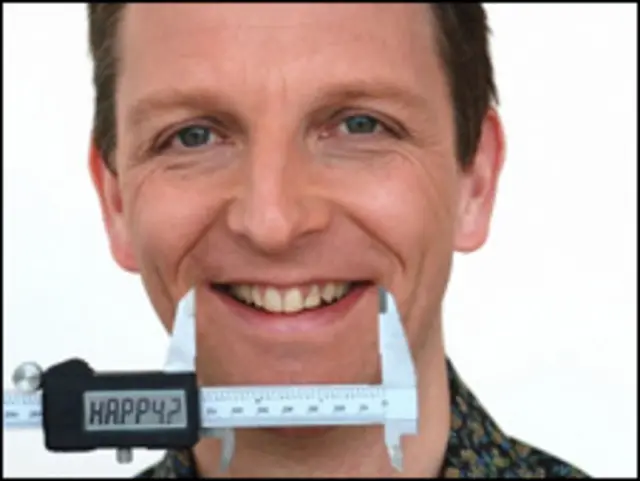 Улыбающийся мужчина