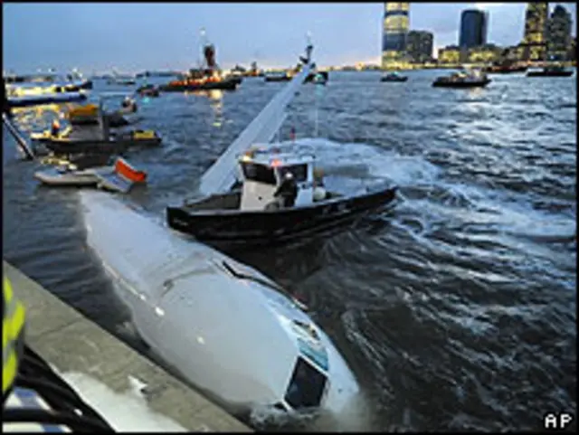 Rescate de un avión en el río Hudson