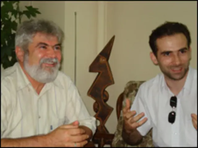 Hai cha con ông Ioan và Adrian Savu