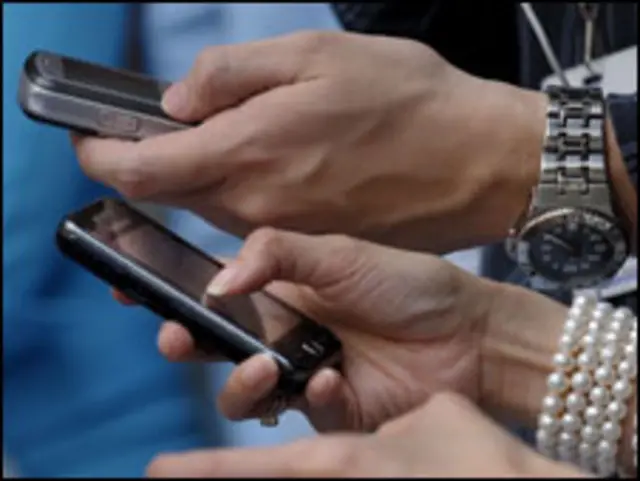 प्रतिबंध का असर लाखों प्रीपेड मोबाईल उपभोक्ताओं पर पड़ा था.