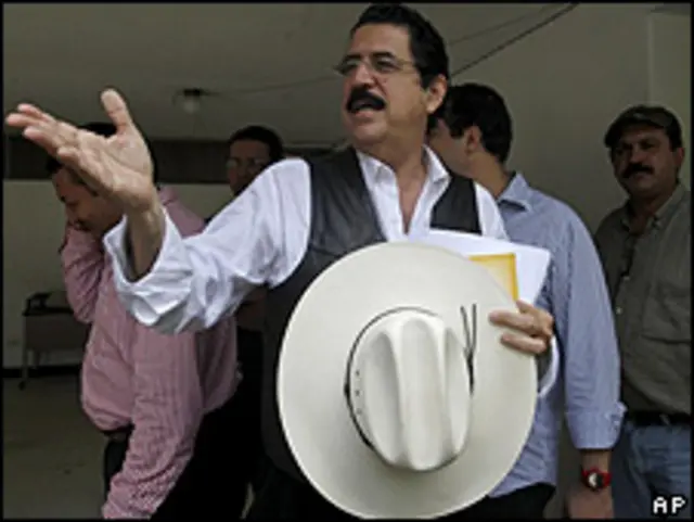 Manuel Zelaya en la embajada de Brasil en Tegucigalpa el 7 de octubre