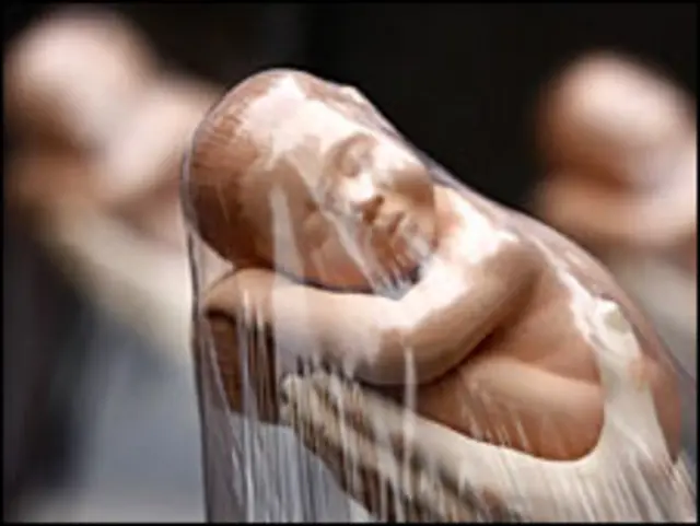 بر اساس آمار منابع وابسته به وزارت بهداشت، روزی ۲۰۰ سقط غیر قانونی در ایران انجام می شود