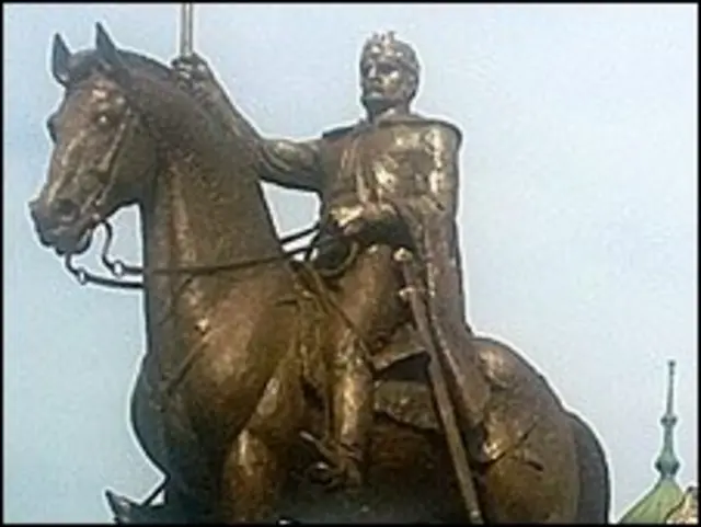 新修建的圣·伊什特万的雕像