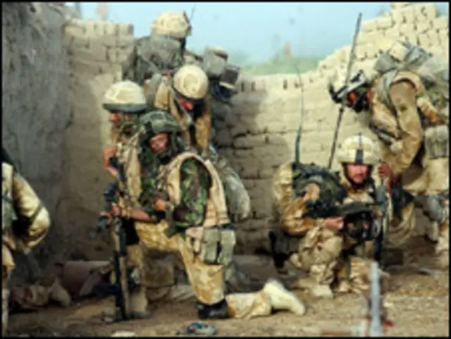 برتانوي سرتېري په هلمند کې