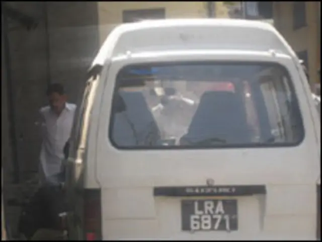 Xe của các tay súng thực hiện vụ tấn công vào tòa nhà FIA