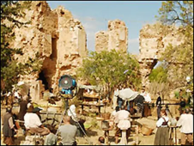 تصوير لمشهد من فيلم "مطرودون1609" (كاسا أرابي)