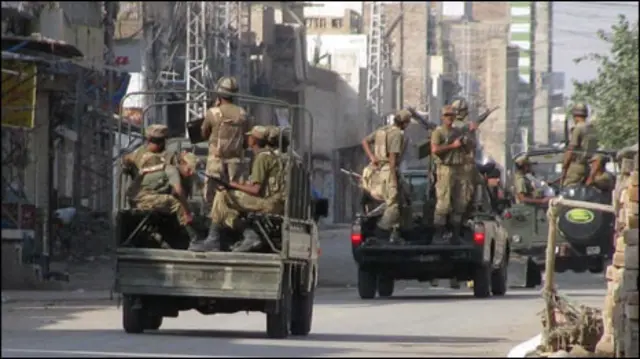 पाकिस्तानी सेना चरमपंथियों के ख़िलाफ़ अभियान चलाती रही है