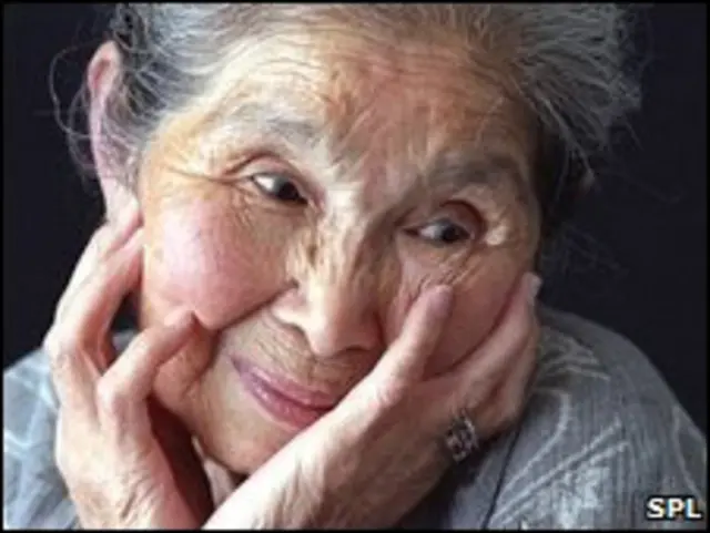 Пожилая женщина