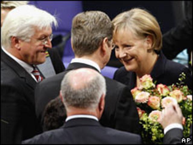 Лидеры фракций германского парламента поздравляют Ангелу Меркель с переизбранием на пост канцлера