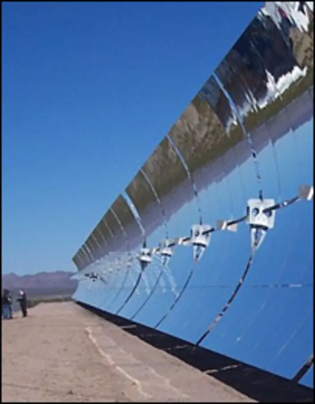 Espejos solares. Imagen: Renewableenergyaccess.com