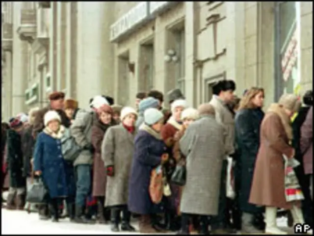 Очередь за продуктами в Москве