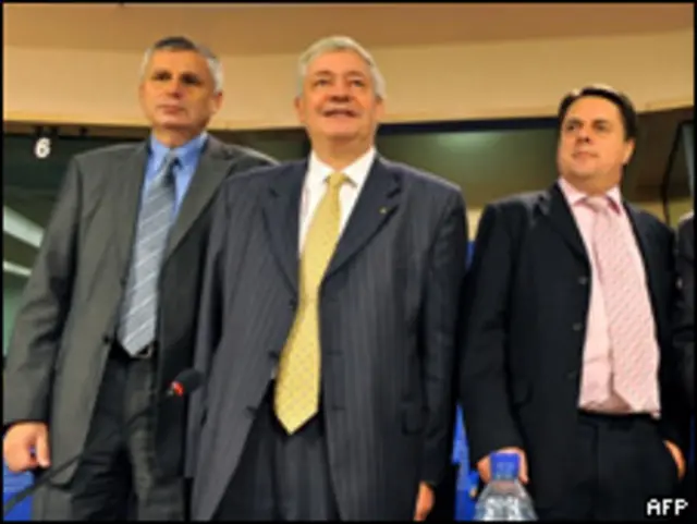 Представители трех националистических партий, создавших альянс 