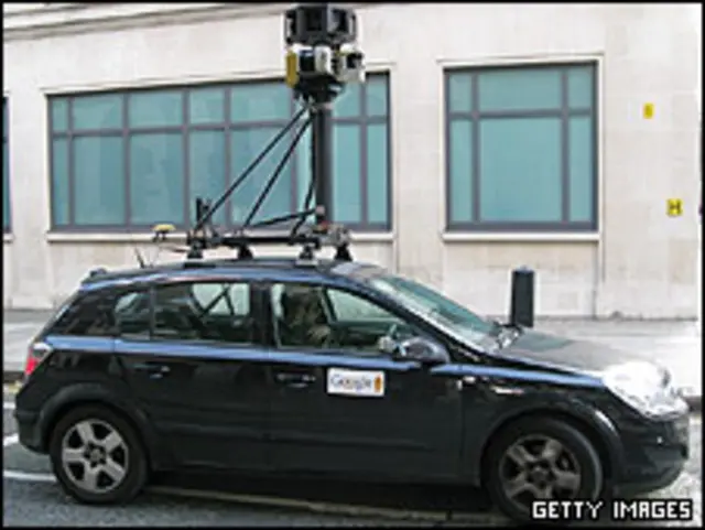 سوئیس از جمله شکایت دارد که تصاویر از ارتفاع بالایی ثبت می شوند