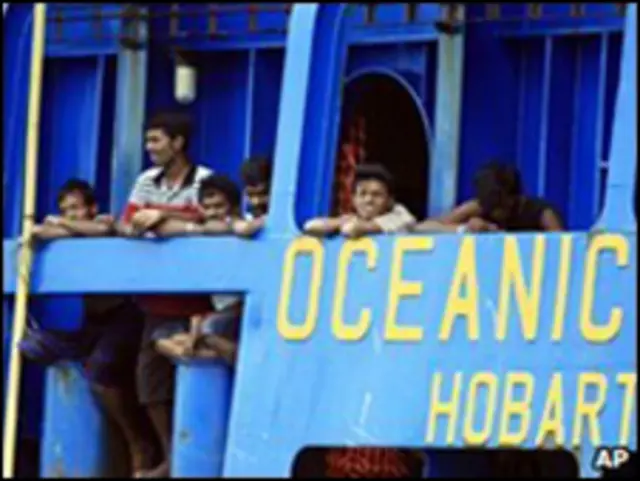 Pengungsi Tamil diangkut kapal Oceanic Viking 