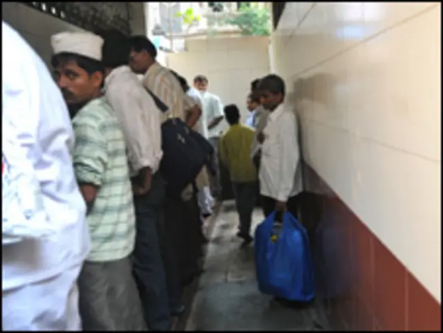 انڈیا میں پبلک ٹائلٹ 