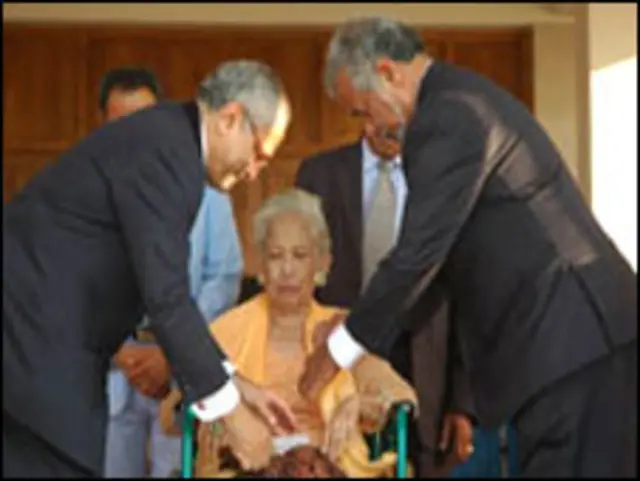 Ade Rostina Sitompul