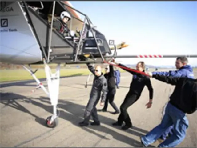 Güneş enerjisi uçağı 