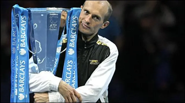 Nikolay Davydenko tiba-tiba berhenti melawan petenis Argentina, Martin Vassallo Arguello, dalam pertandingan di Polandia, 2007 lalu.