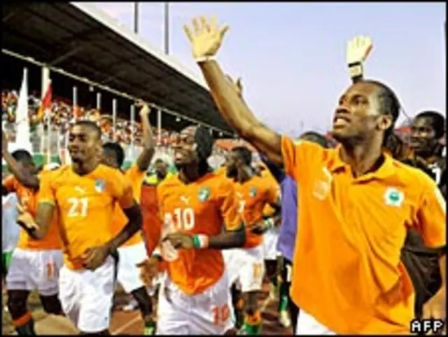 Equipo de Costa de Marfil con Drogba a la cabeza