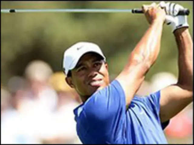 وڈز ایکسیڈنٹ کے بعد سڑک پر ہی سو گئے