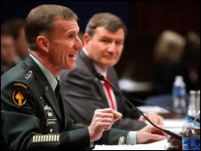 Tướng McChrystal trong phiên điều trần