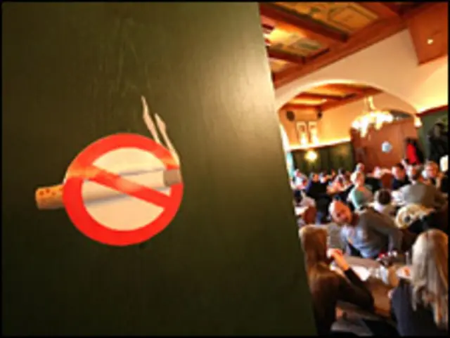 ब्रिटेन में लोगों को धूम्रपान छोड़ने के लिए प्रेरित किया जा रहा है