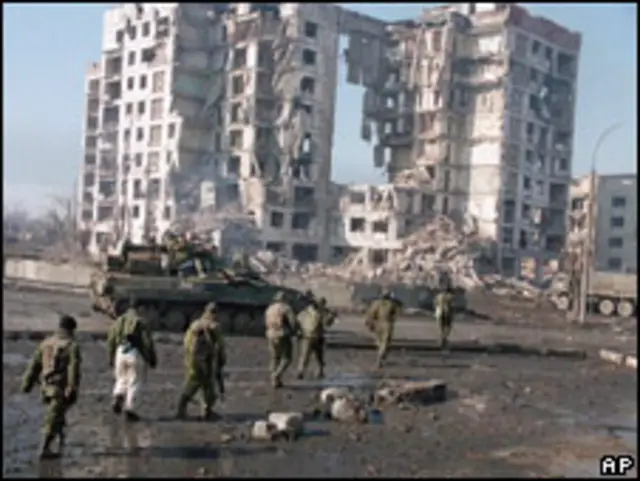 Разрушенные дома в Грозном