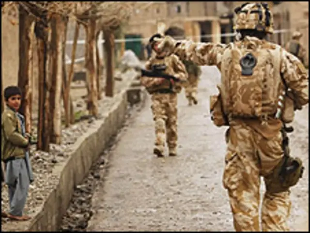 برتانوي پوځيان په سنګین کې