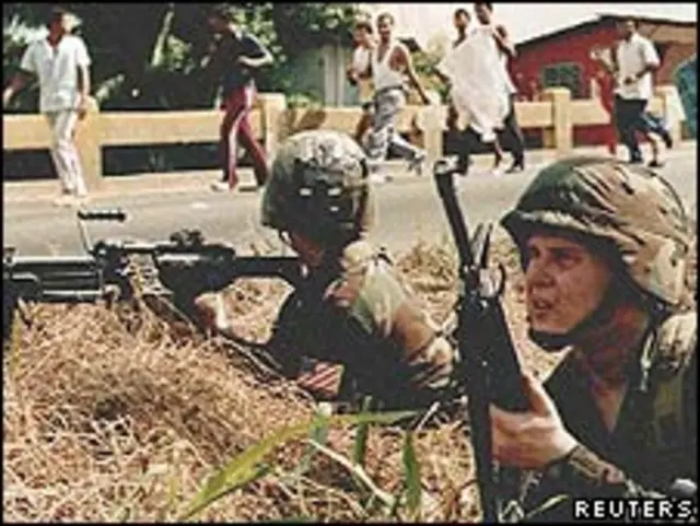 Soldados estadounidenses en la invasión a Panamá