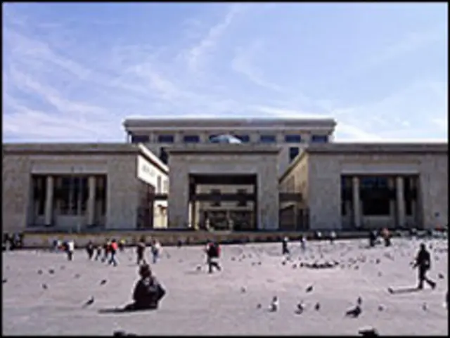 La toma del Palacio de Justicia fue uno de los episodios más sangrientos en Colombia en el siglo XX.