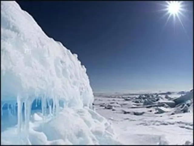 Los acalorados debates todavía no han hecho mucho por frenar el deshielo en el Ártico.
