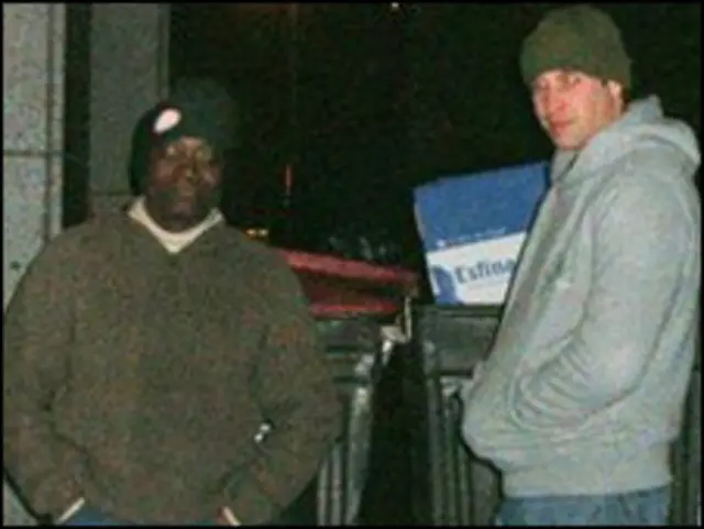 威廉王子不顾严寒参加露宿行动