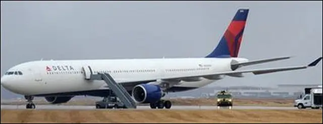 اے بی سی ٹیلی وژن کی رپورٹ کے مطابق مشتبہ شخص نے امریکی حکام کو بتایا کہ اس نے آتشگیر پاؤڈر اپنی ٹانگ سے باندھ رکھا تھا اور اس پاؤڈر میں سرنج کے ذریعے کیمکلز ڈال کر دھماکہ کرنا تھا